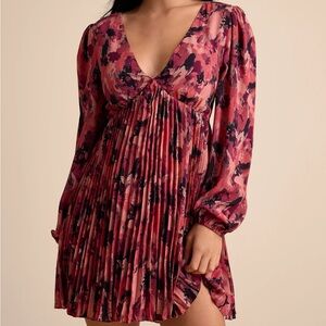 Lulus Lowri Pink Multi Abstract Long Sleeve Babydoll
Mini Dress